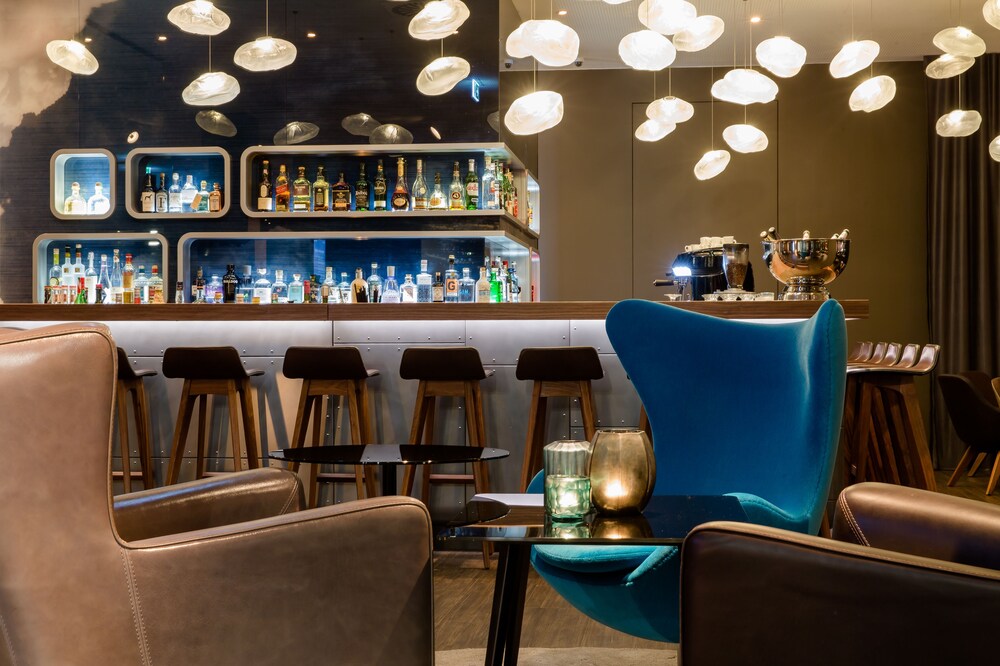 Hotel Bar