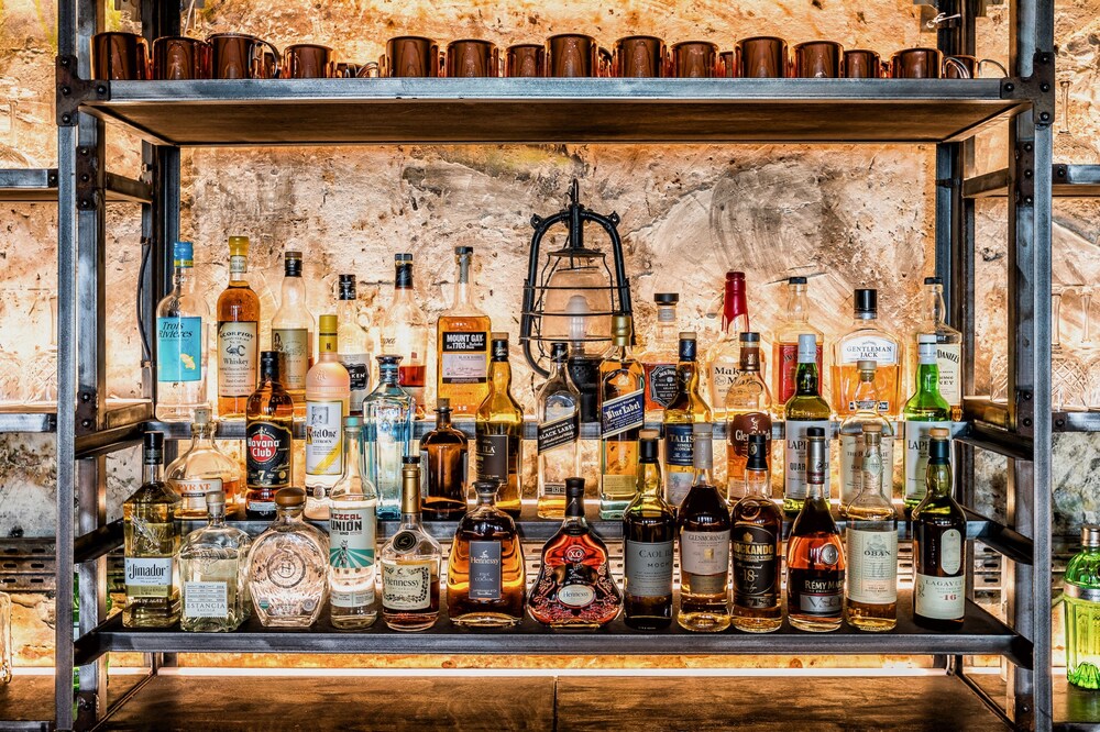 Hotel Bar