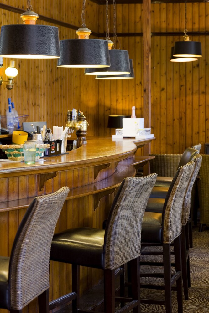 Hotel Bar