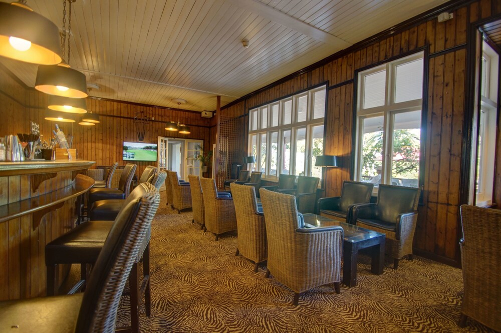 Hotel Bar