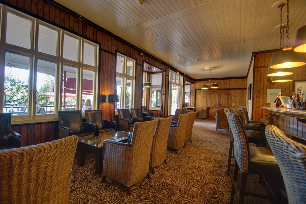 Hotel Bar
