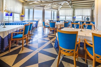 Food Court