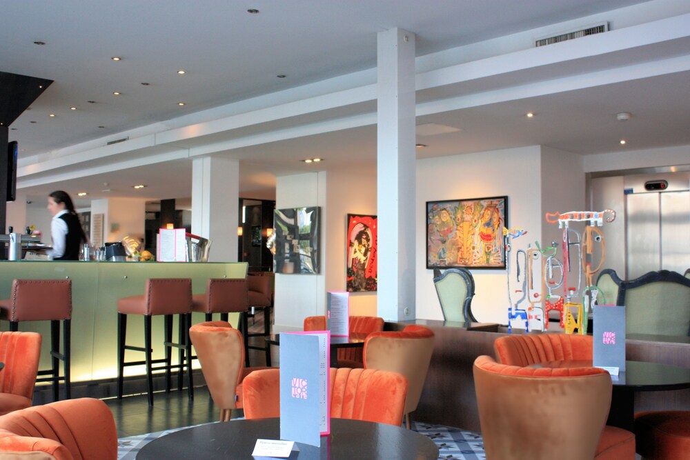 Bar-salon de l'hôtel