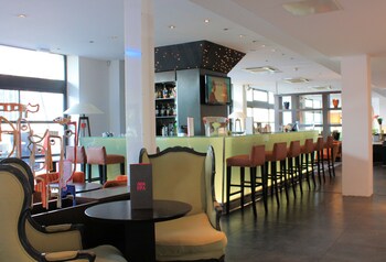 Hotel Lounge