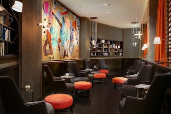 Hotel Lounge