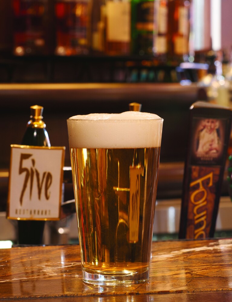 Hotel Bar