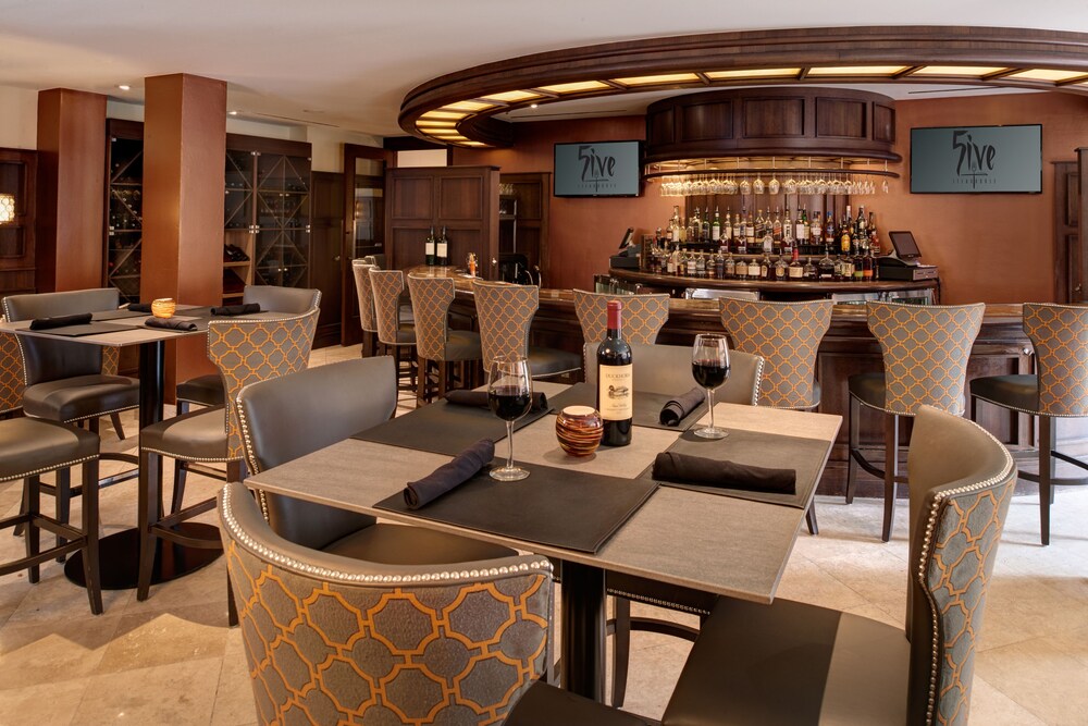 Hotel Lounge