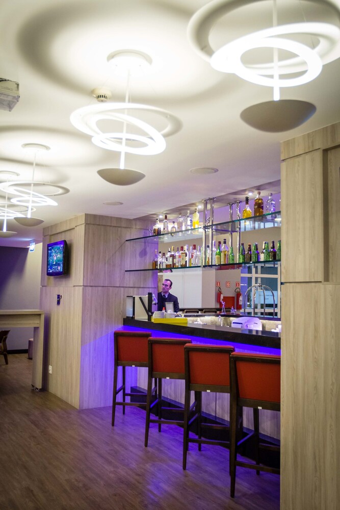 Hotel Bar