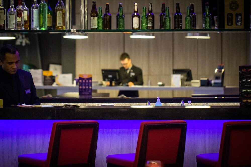 Hotel Bar