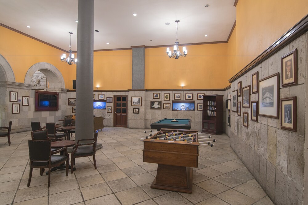 Hotel Bar
