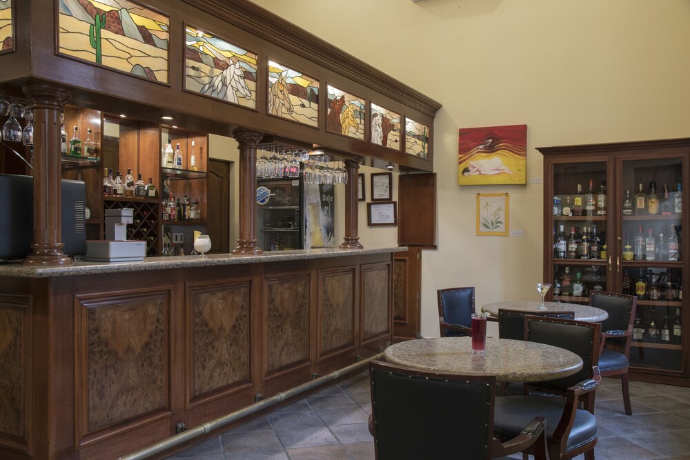 Hotel Bar