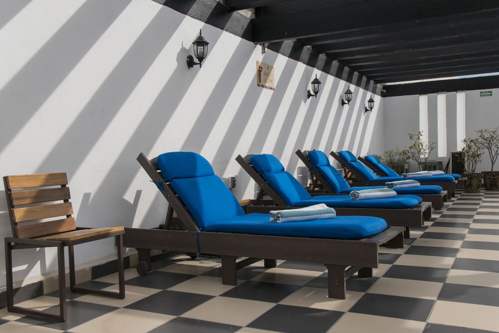 Sundeck