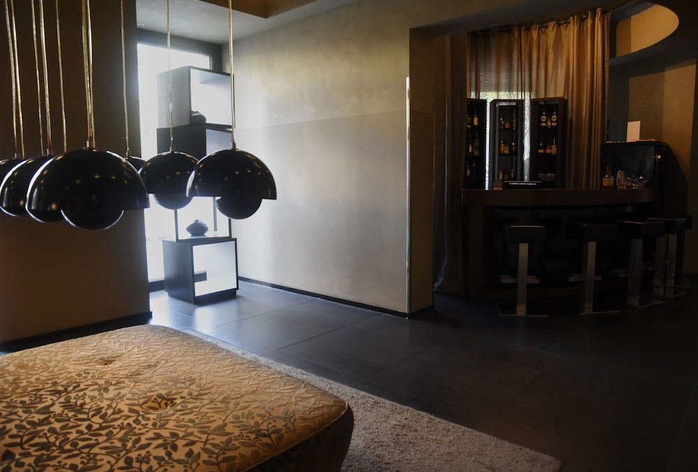 Hotel Bar