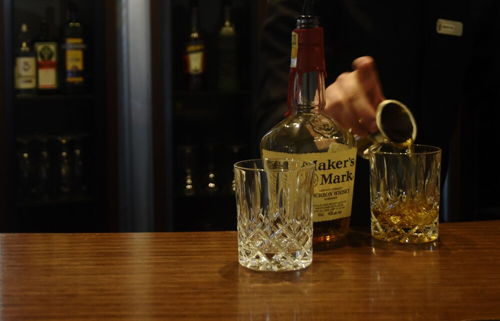Hotel Bar