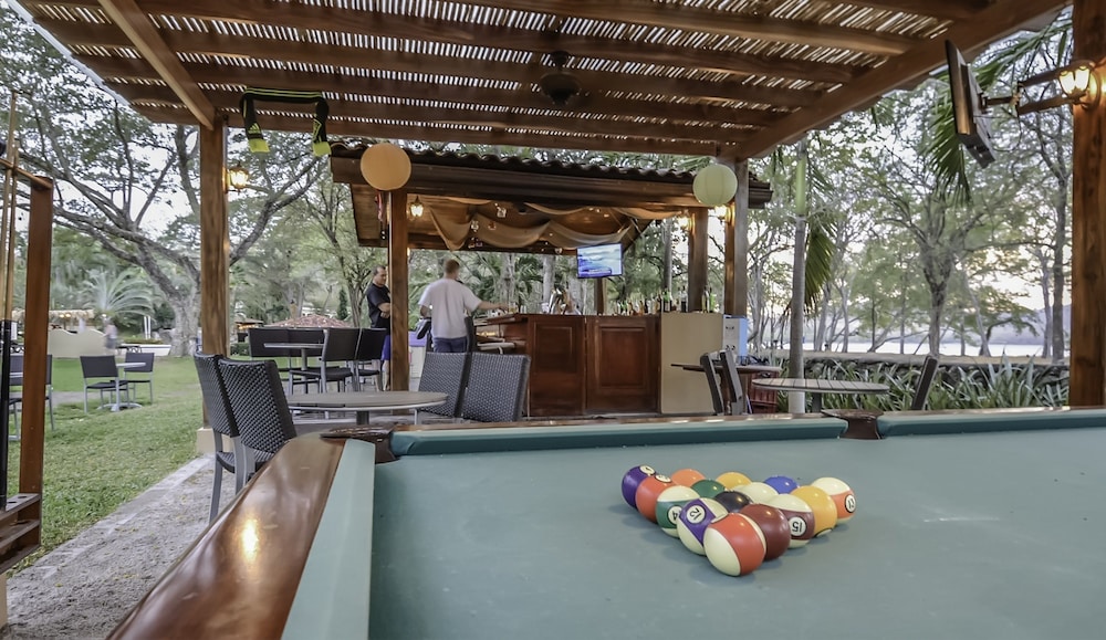 Poolside Bar