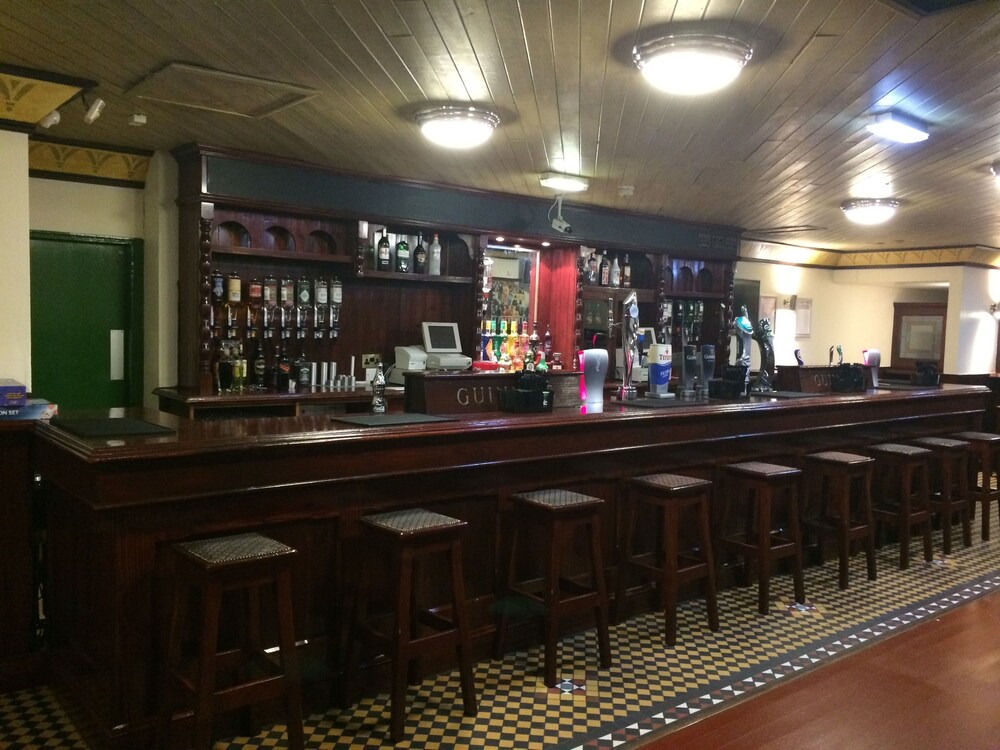 Hotel Bar
