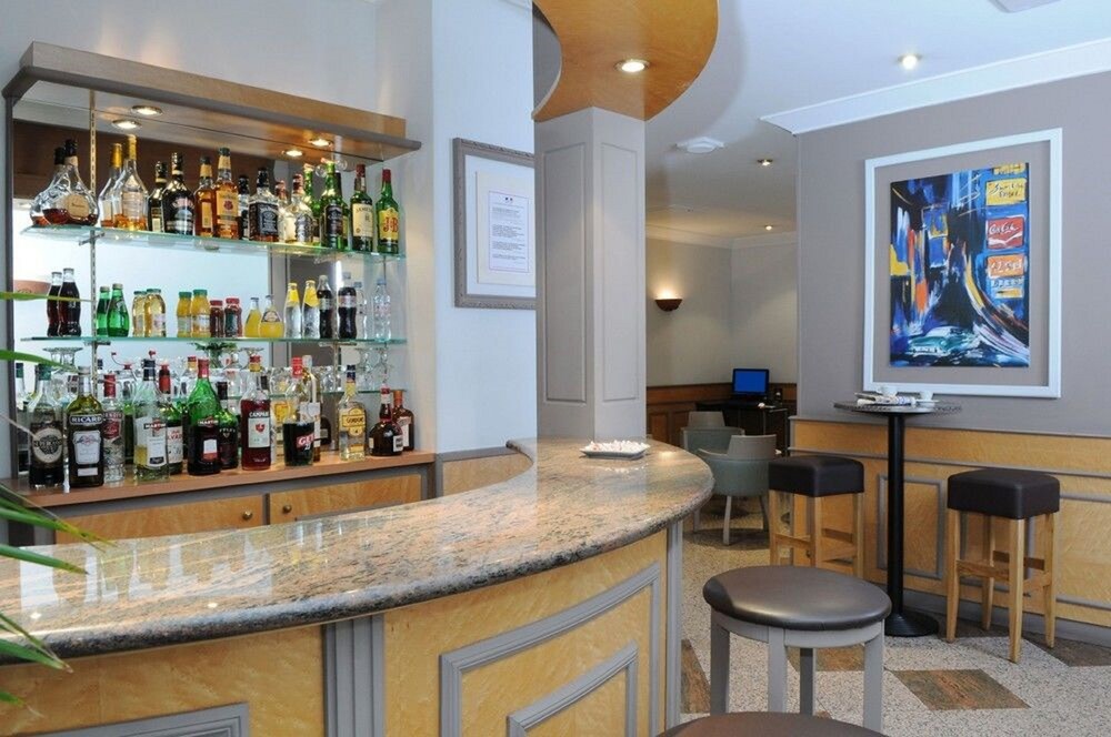 Hotel Bar
