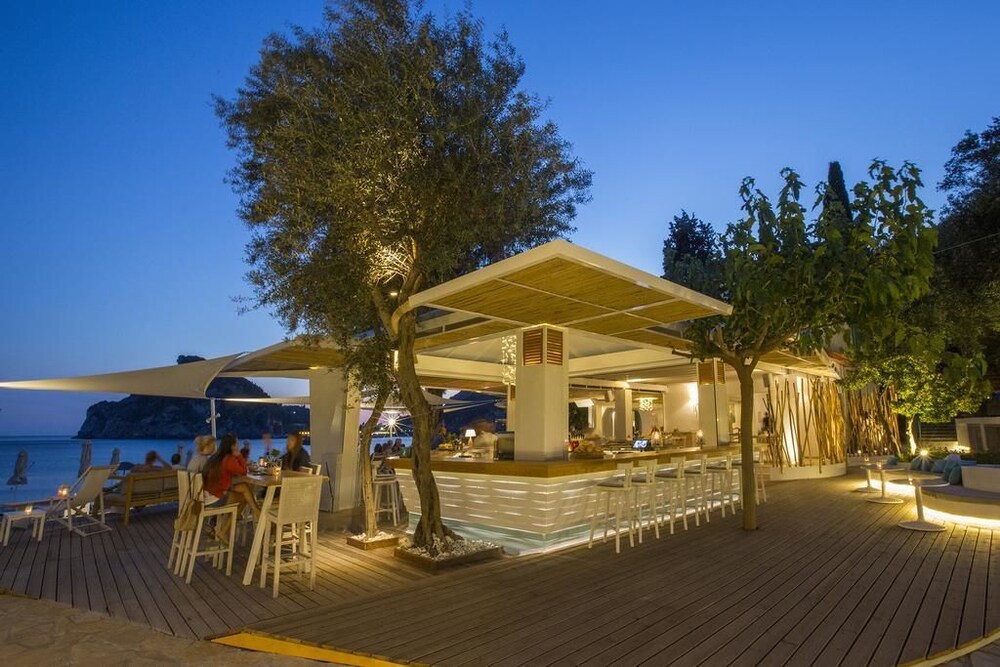 Hotel Bar