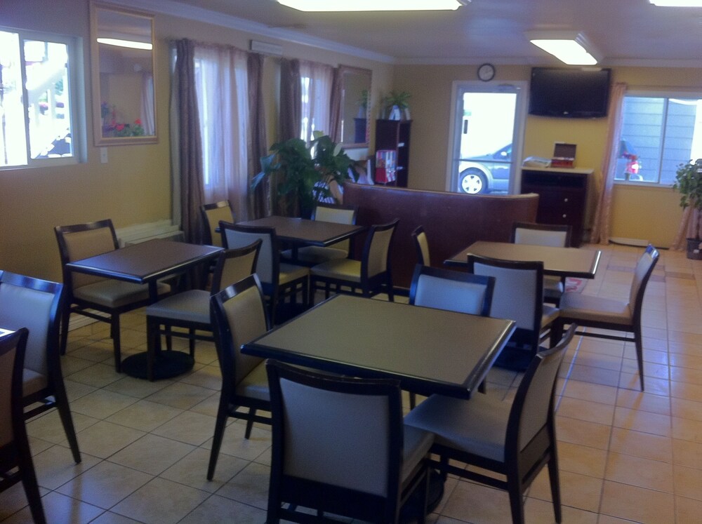 Food Court