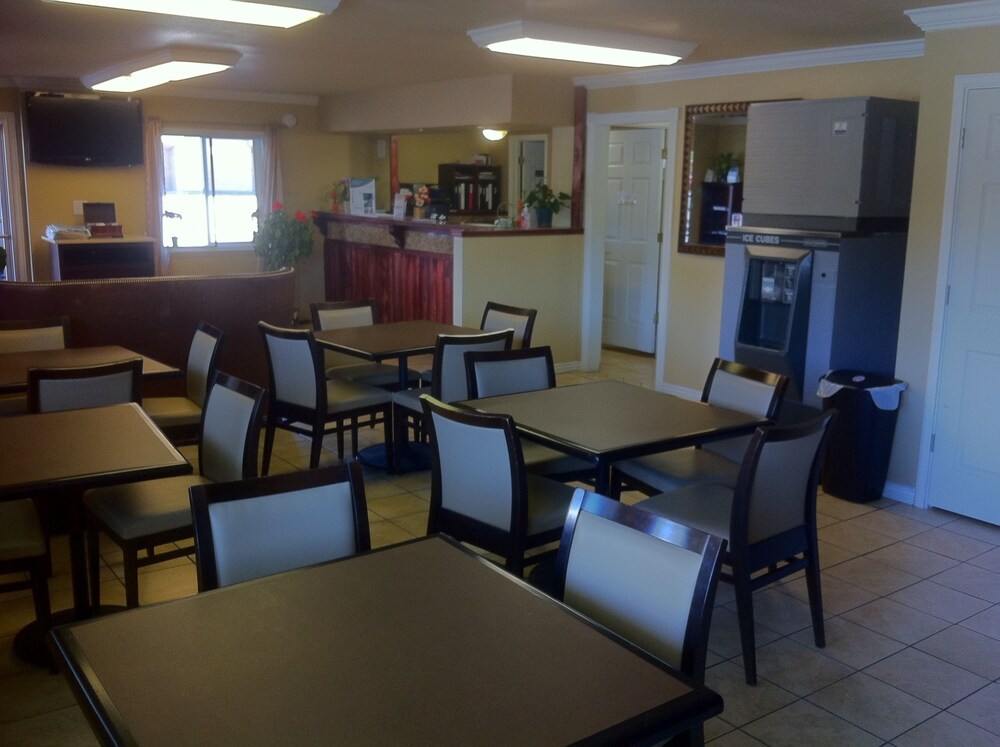 Food Court