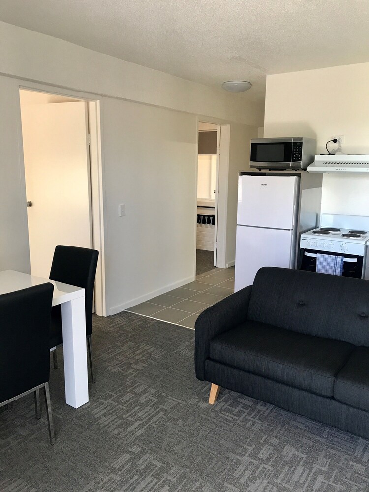 Three Bedroom Apartment - In-Room Dining