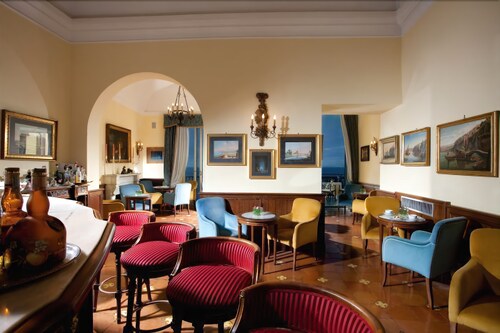 Hotel Lounge