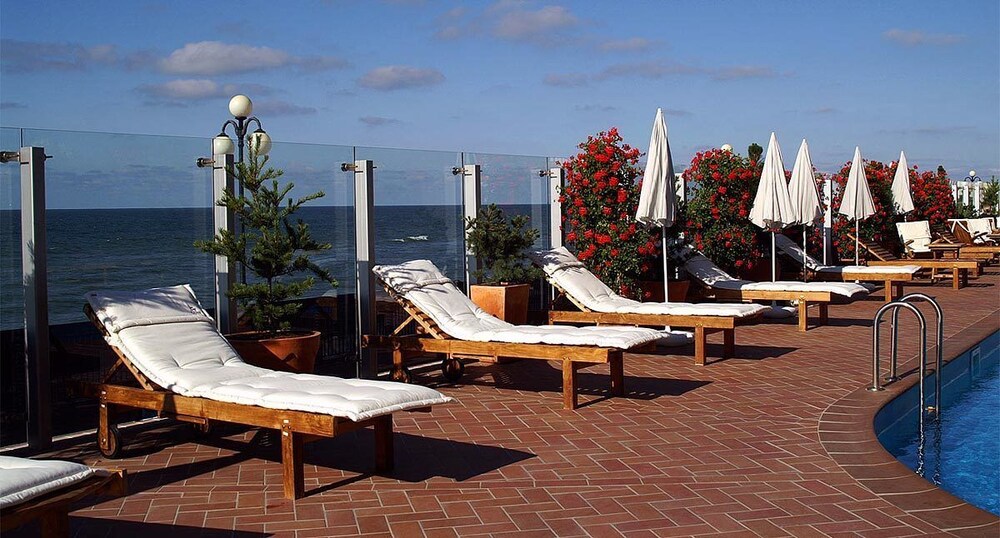 Sundeck