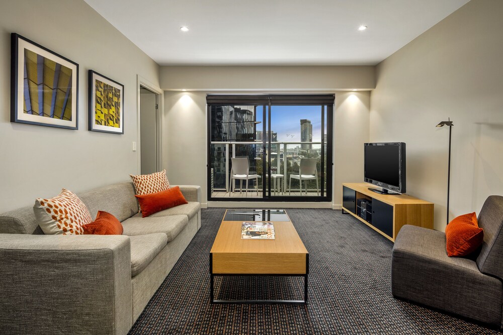 One Bedroom Executive Apartment - Guestroom
