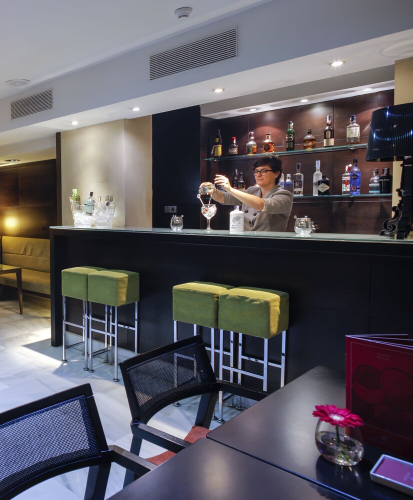 Hotel Bar