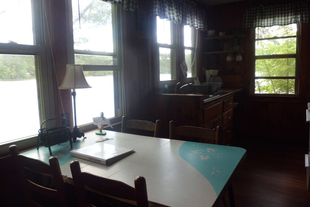 Bay - In-Room Dining