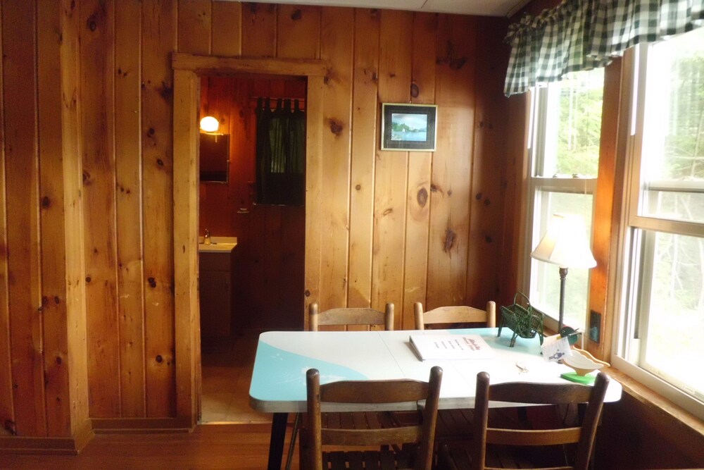 Bay - In-Room Dining