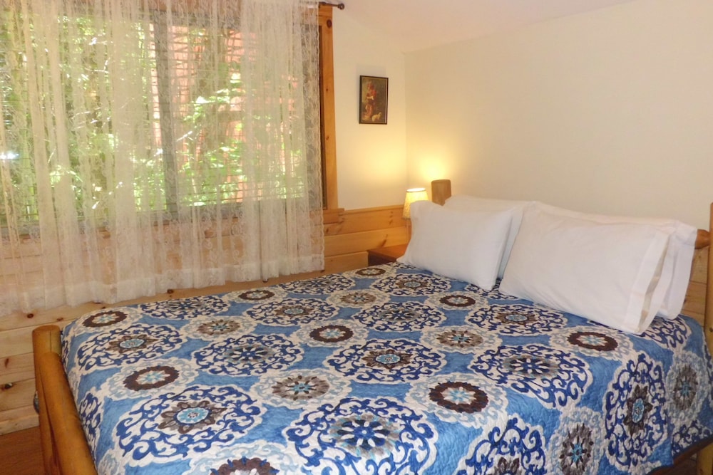 Cove 1 - Guestroom