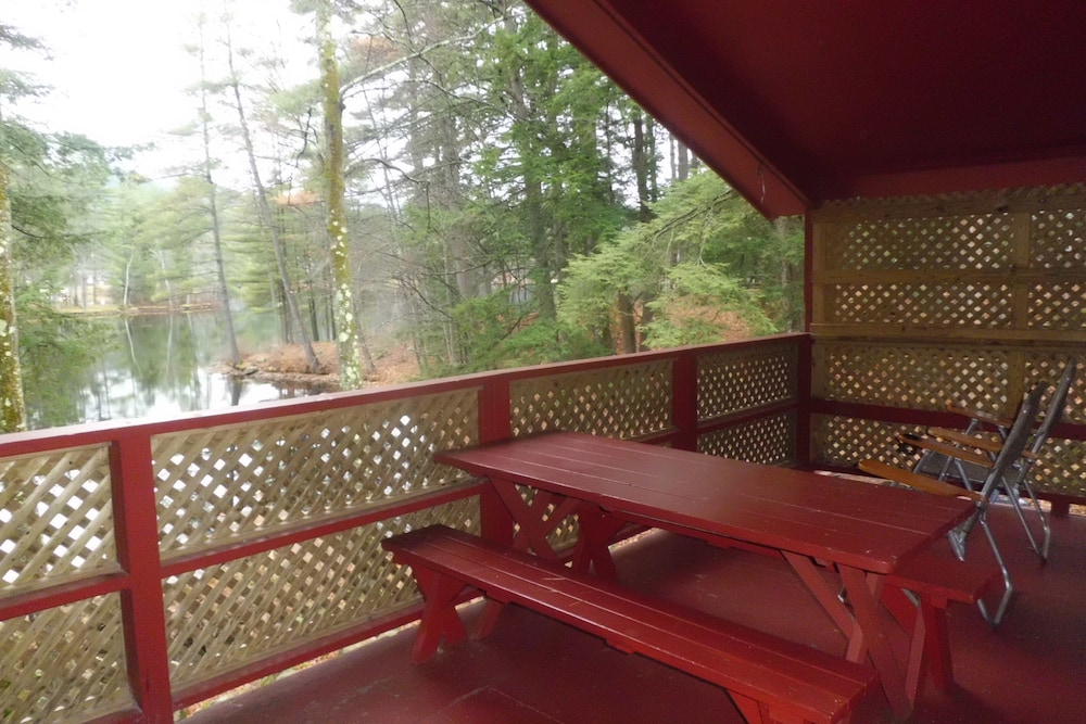 Lakefront Cottage - Terrace/Patio
