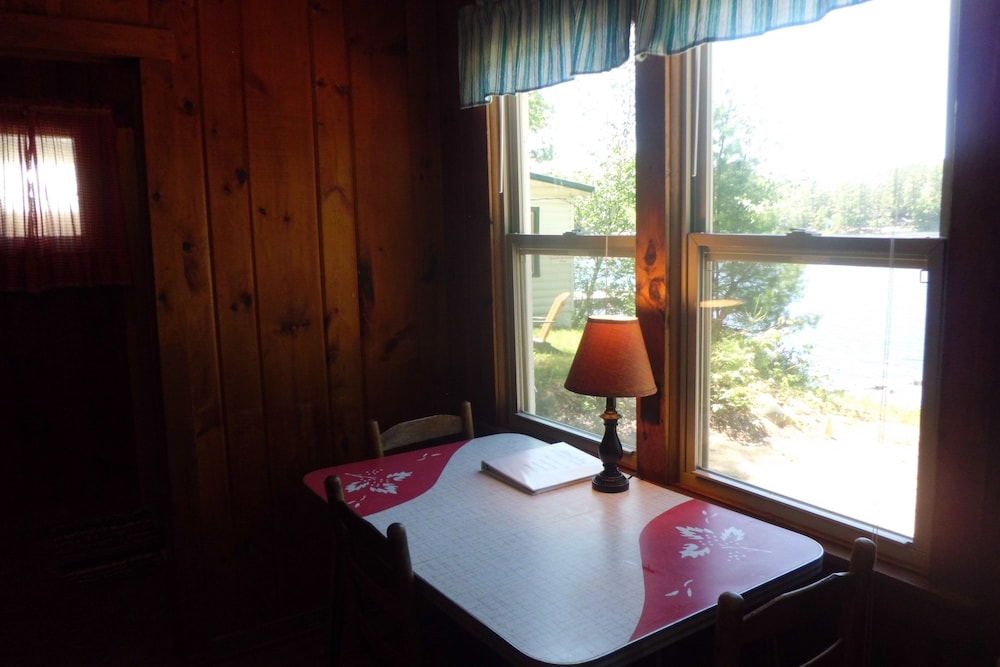 Beach - In-Room Dining