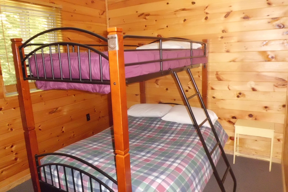 Lake - Guestroom