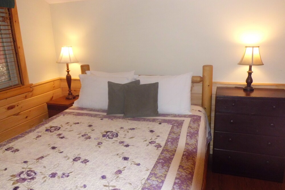 Cove 2 - Guestroom