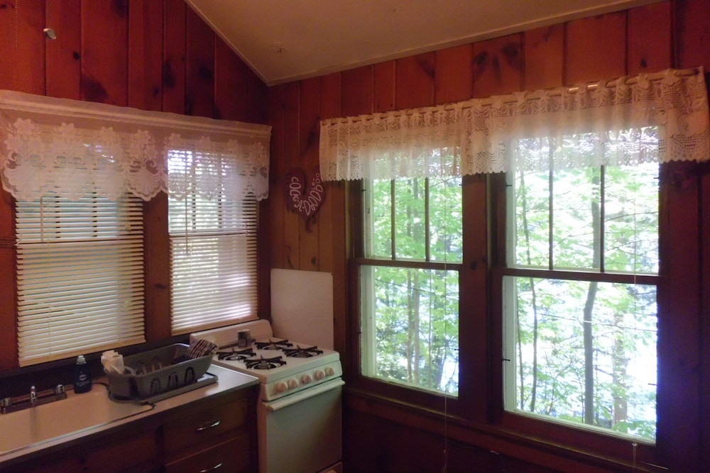 Lake - In-Room Kitchen