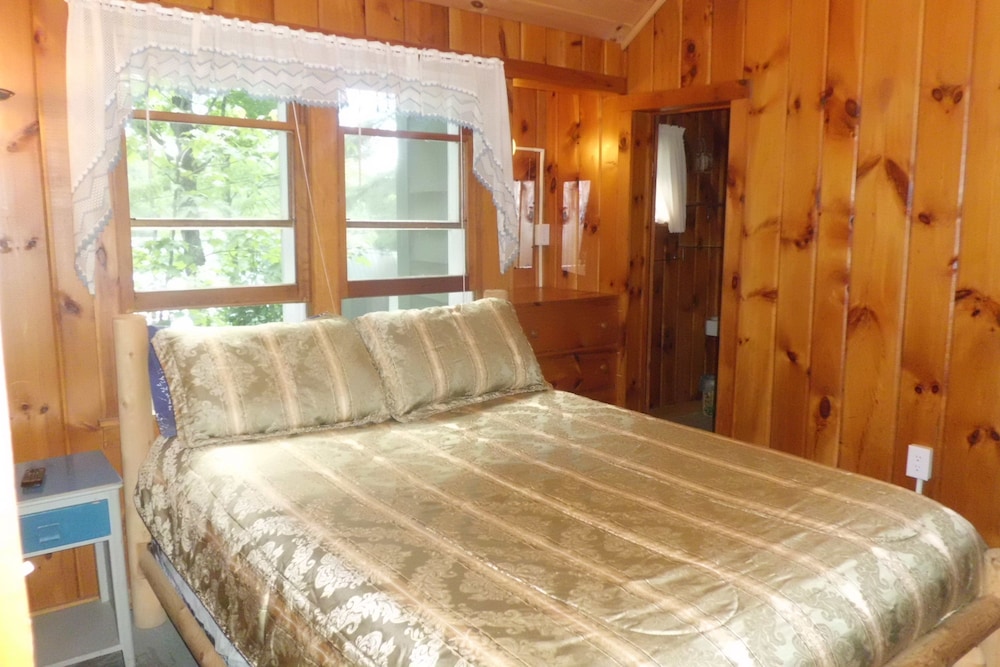 Hill - Guestroom