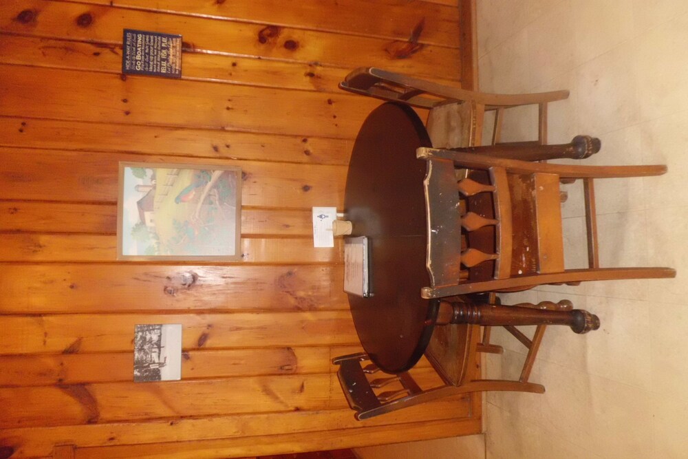 Overlook - In-Room Dining