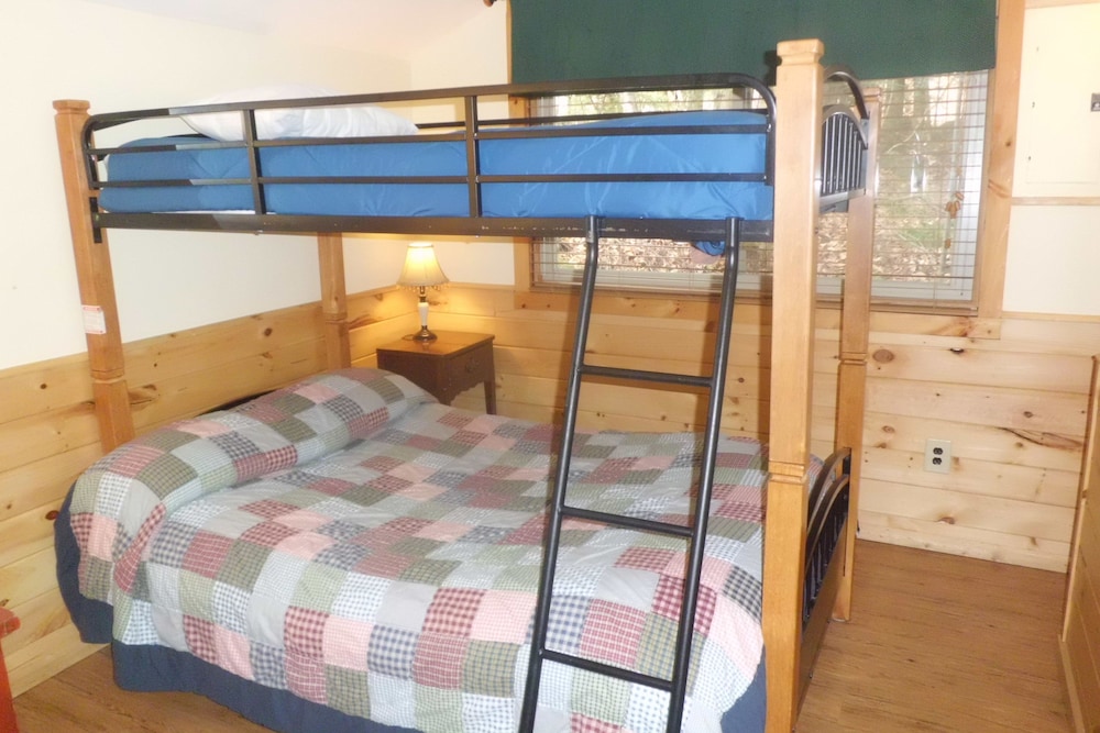Cove 2 - Guestroom