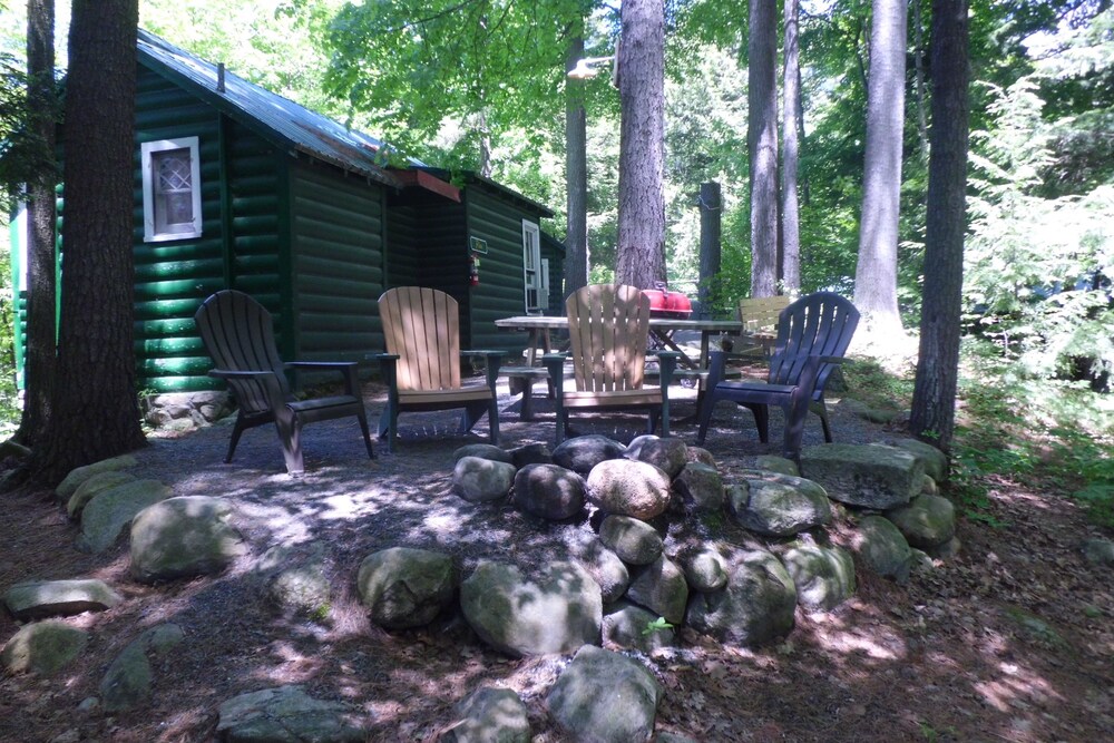 Pine - Guestroom