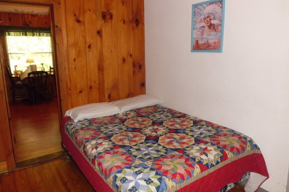 Stone Haven - Guestroom