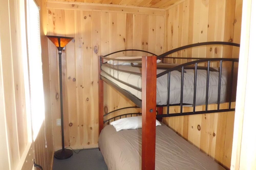 Summer Haven - Guestroom