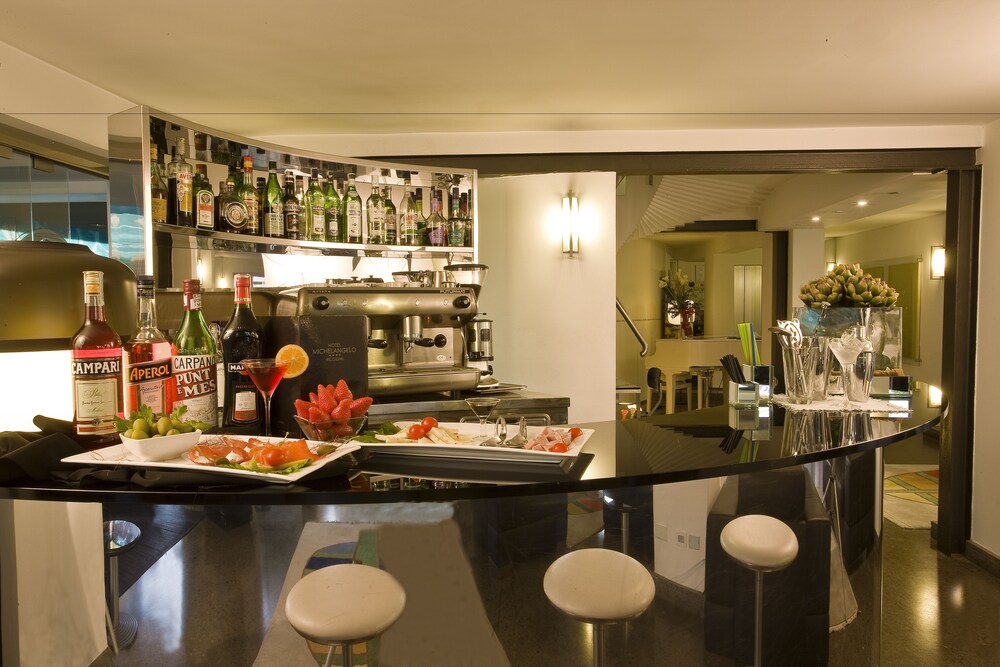 Hotel Lounge