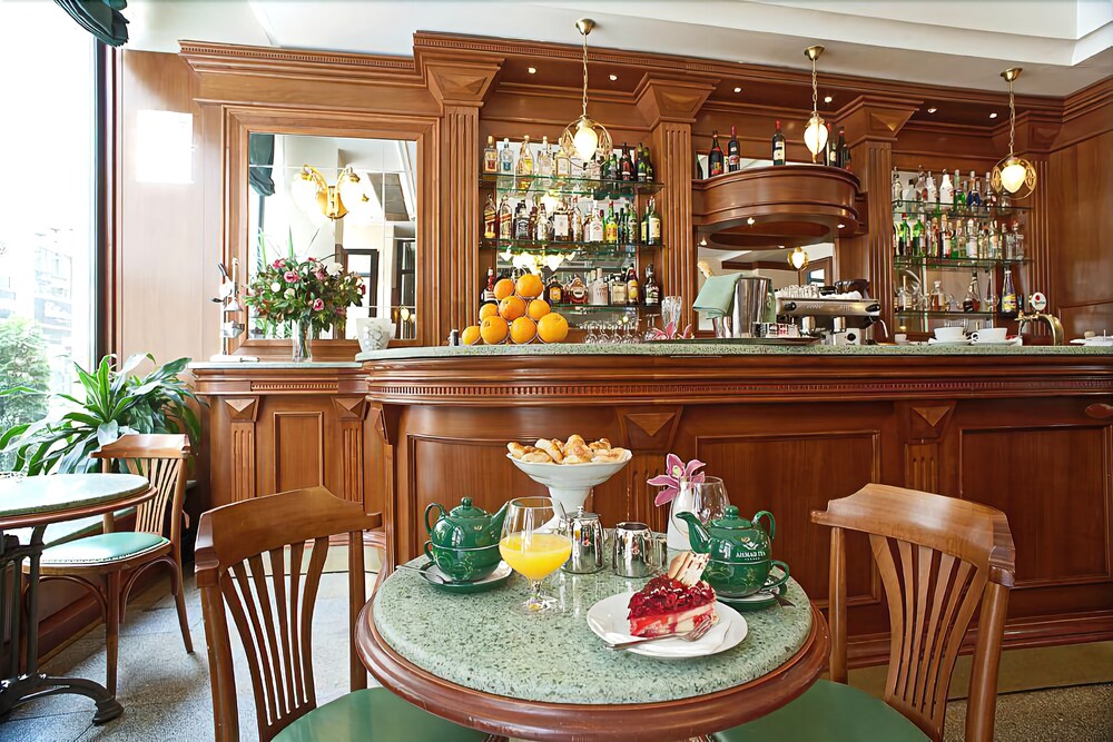 Cafe