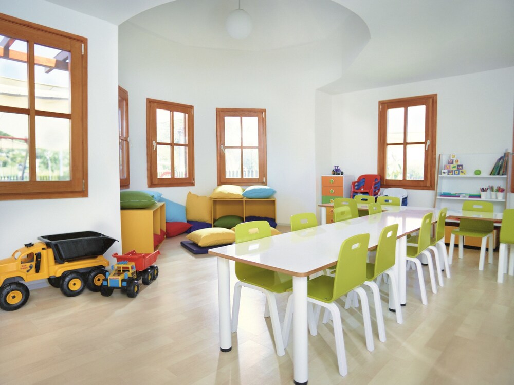 Childrens Play Area - Indoor
