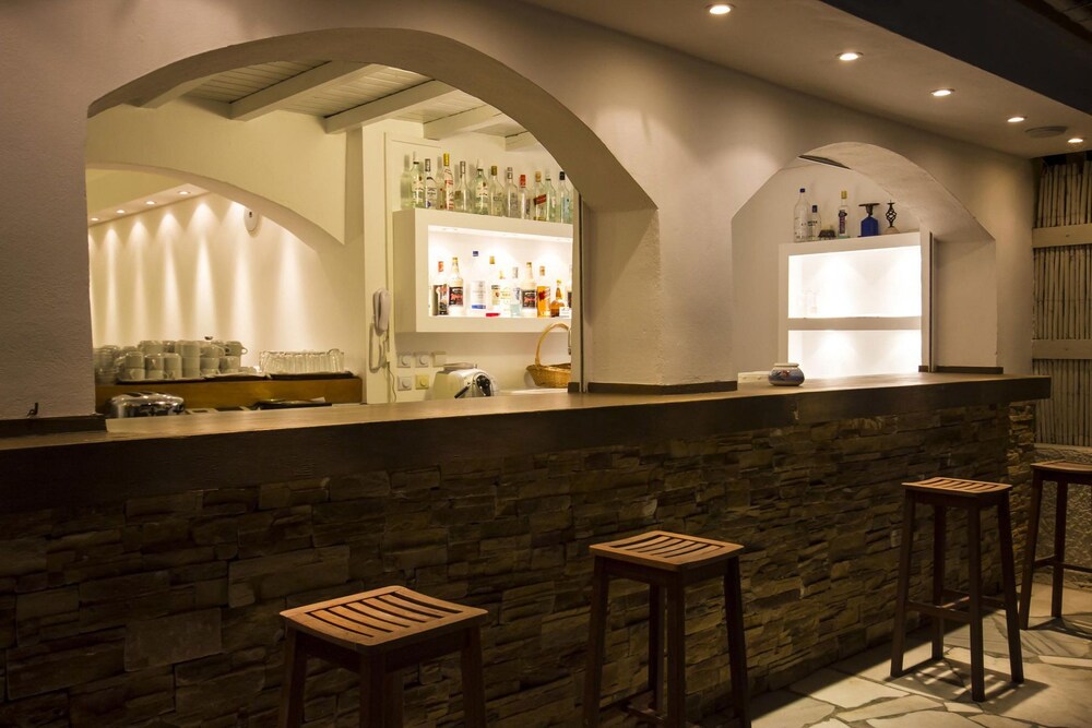 Hotel Bar