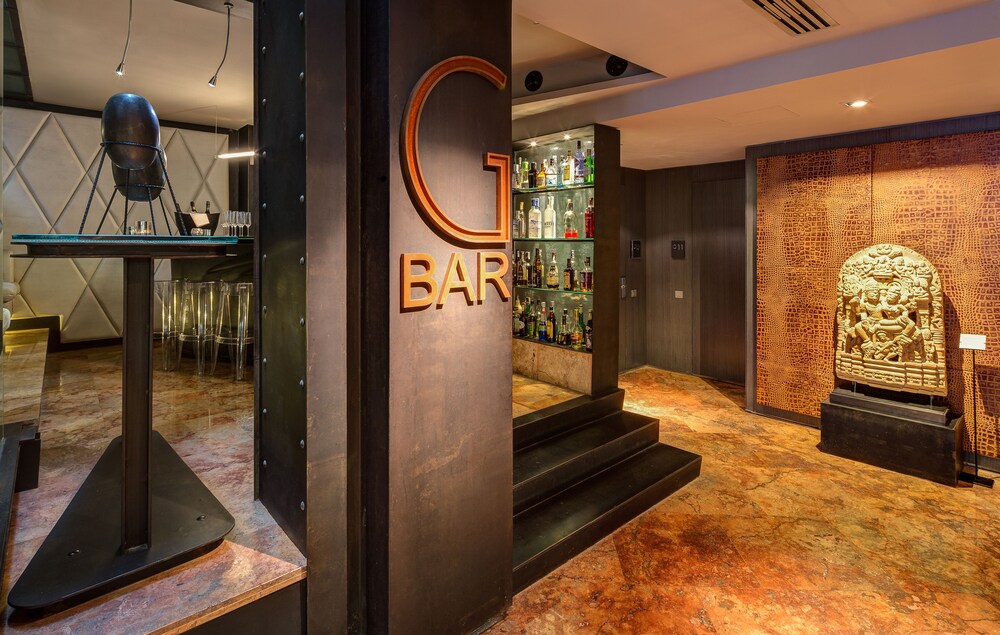 Hotel Bar