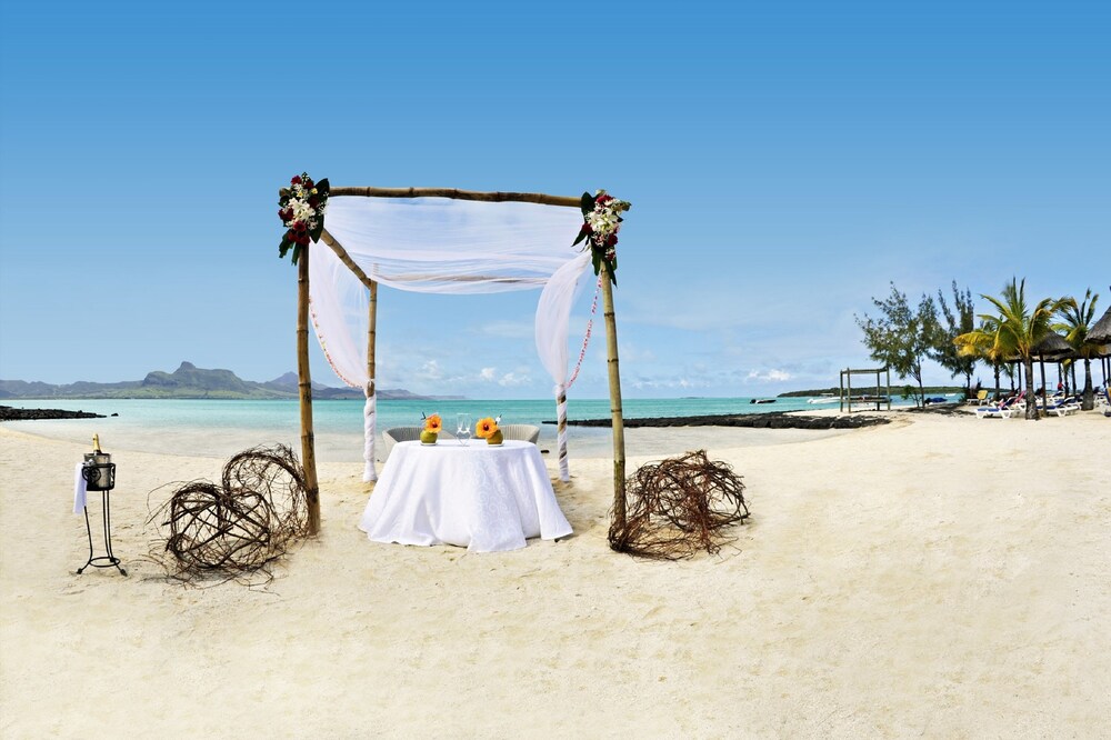 Couples Dining