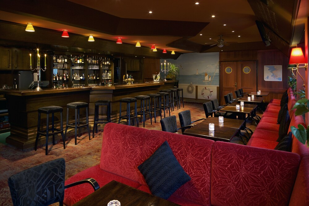 Hotel Lounge